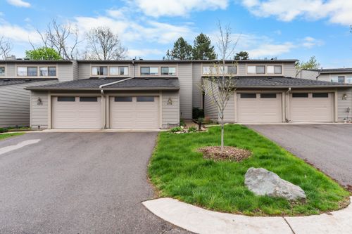 618 Watersedge Dr, Ann Arbor, MI, 48105-2515 | Card Image