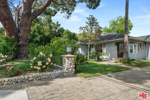 4818 La Canada Blvd, La Canada Flintridge, CA, 91011 | Card Image