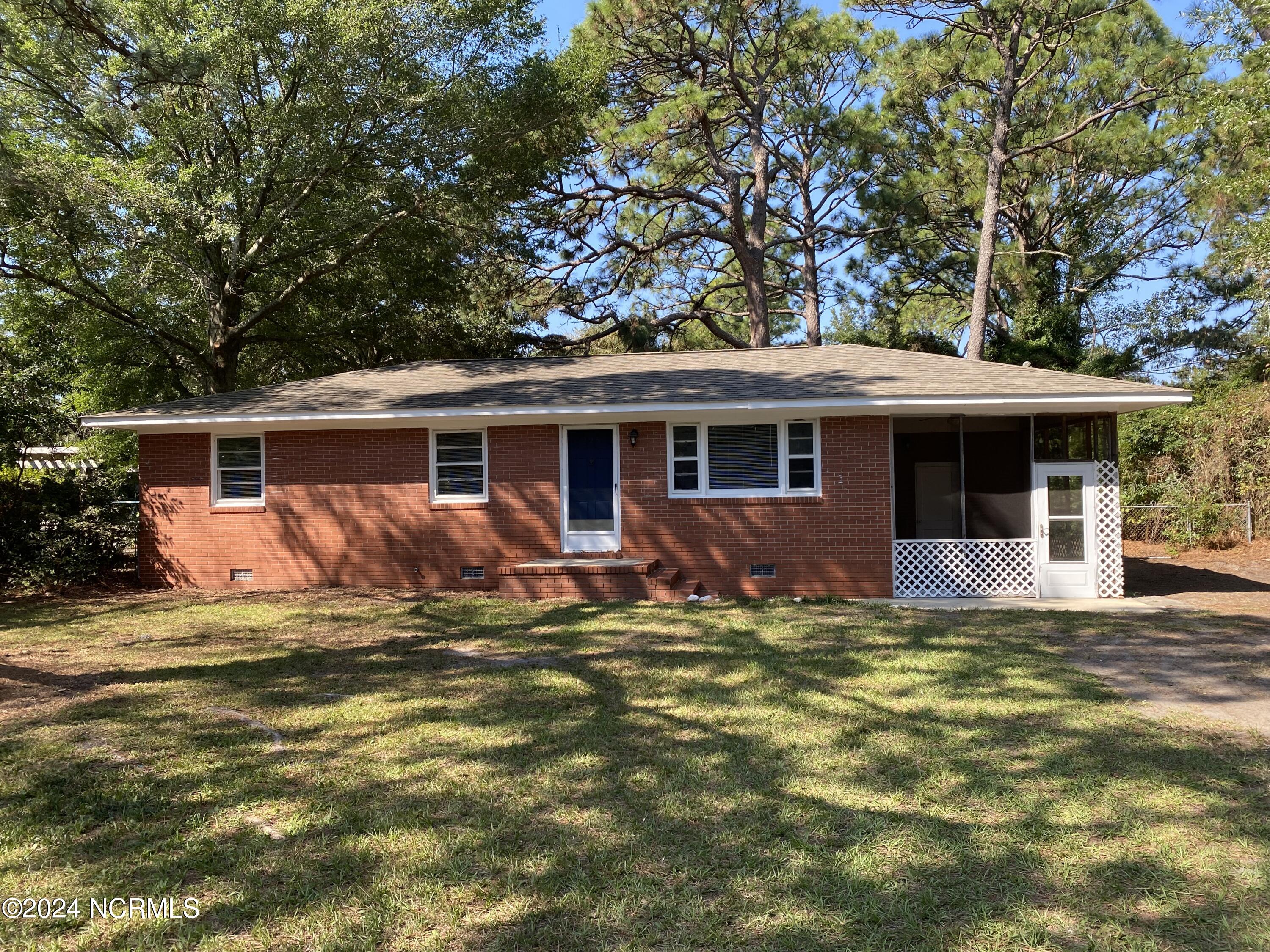 Woodland Dr, Wilmington, NC 28403