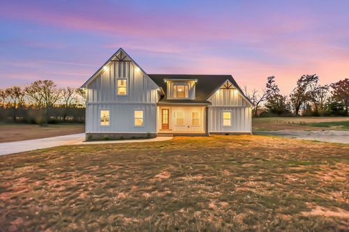 4954 Royal View Way, Clarksville, TN, 37040-3678 | Card Image