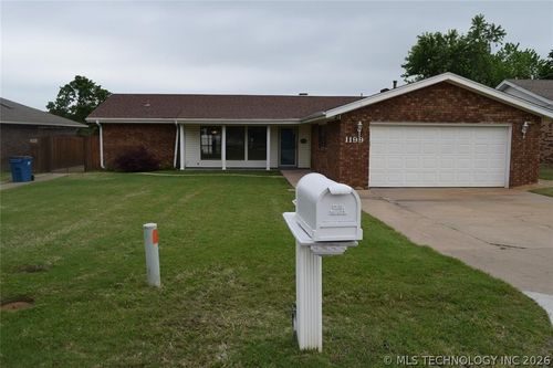1199 E Reynolds Rd, McAlester, OK, 74501-7151 | Card Image