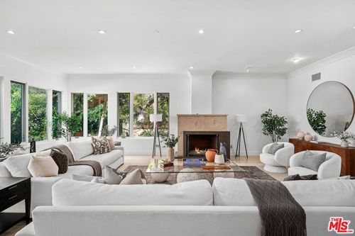 9580 Shirley Ln, Beverly Hills, CA, 90210-1722 | Card Image