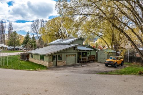 2555 Honeysuckle Ln, Steamboat Springs, CO, 80487-5096 | Card Image