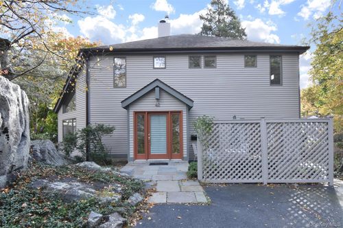 42 Ravensdale Rd, Hastings On Hudson, NY, 10706-3522 | Card Image