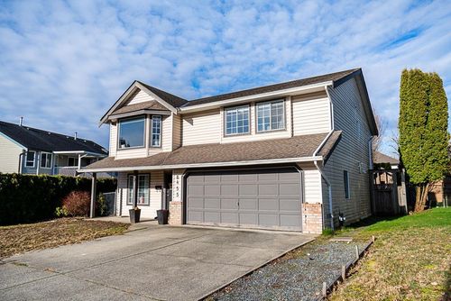 8455 Cade Barr St, Mission, BC, V2V7K4 | Card Image
