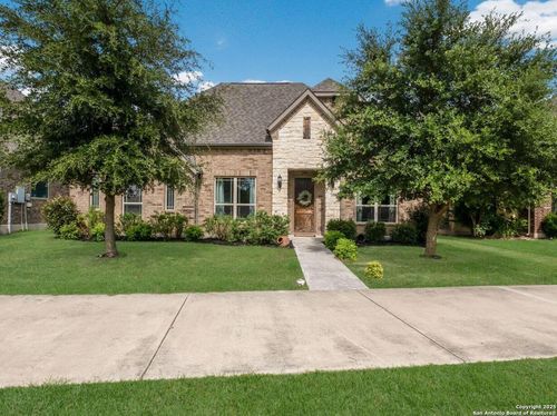 211 Champion Blvd, Boerne, TX, 78006-2731 | Card Image
