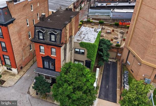 17 W and 19 W Chase Street, BALTIMORE, MD, 21201 | Card Image