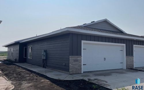 3500 S Heather Ave, Sioux Falls, SD, 57106-8567 | Card Image