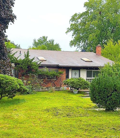 3988 Dill Dr, Waterford Twp, MI, 48329-2136 | Card Image