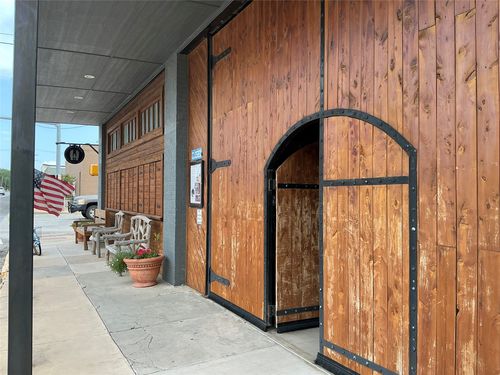 120 N Austin St, Comanche, TX, 76442-3221 | Card Image