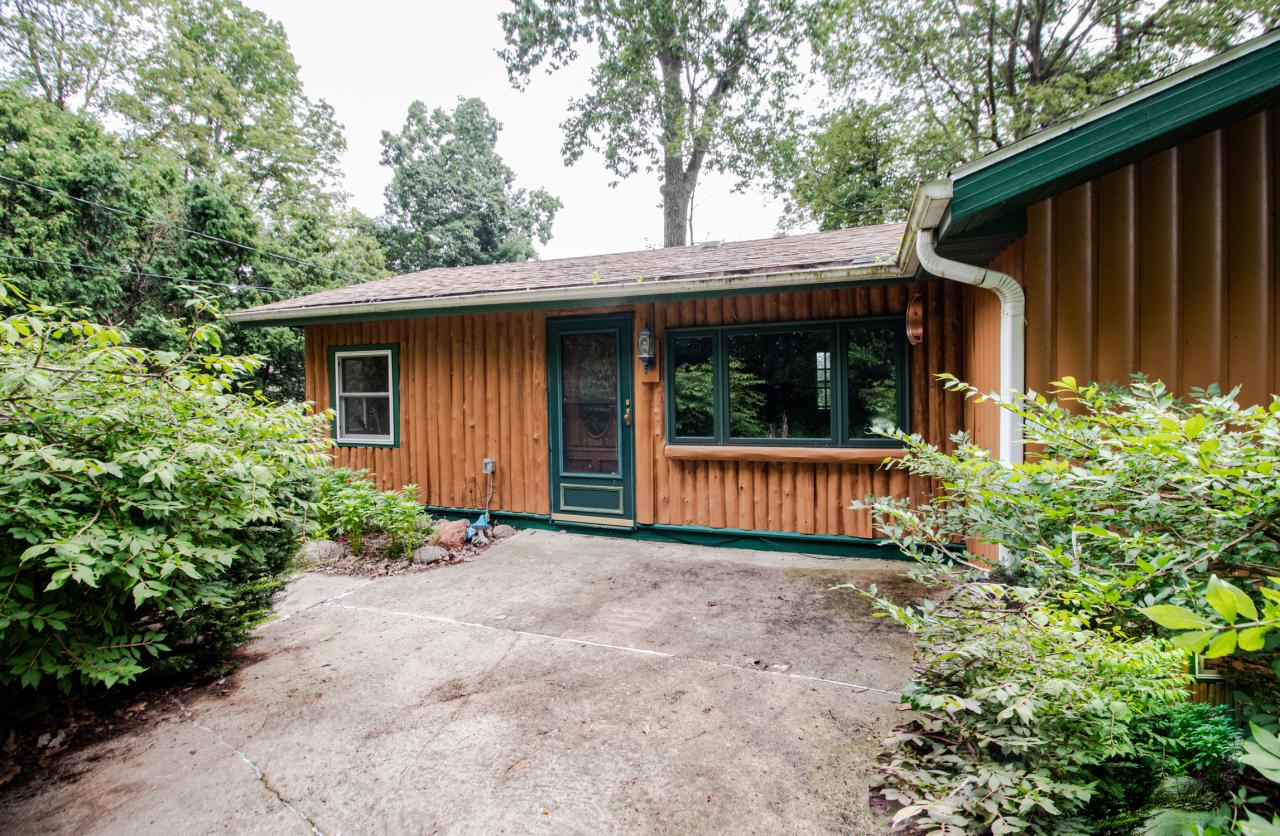 Hacker Dr, West Bend, WI 53095