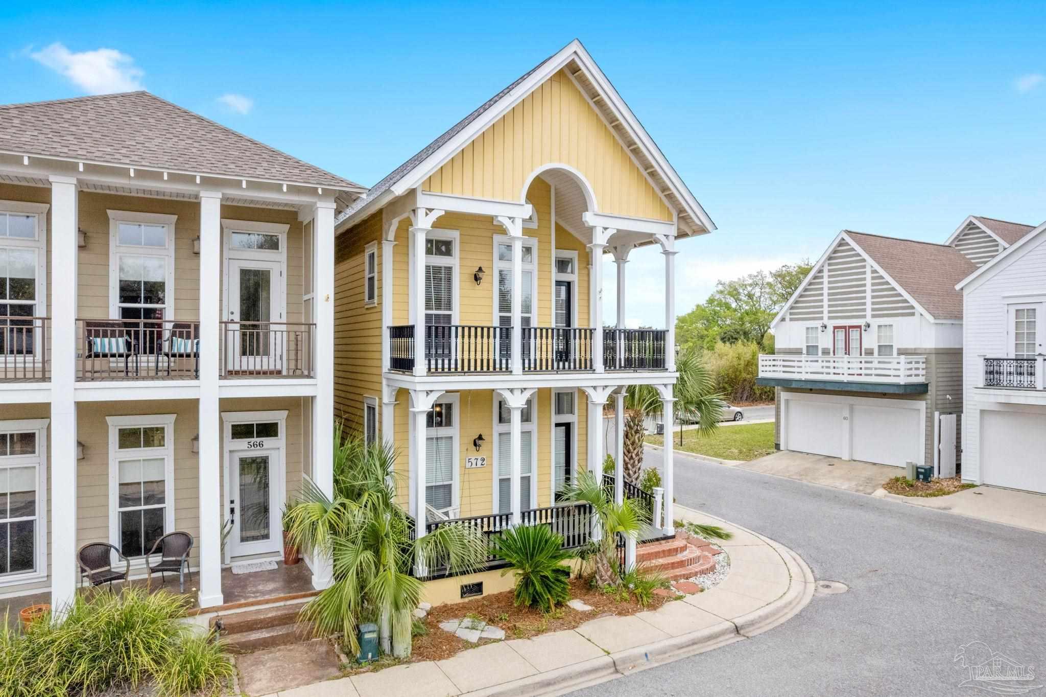Santos St, Pensacola, FL 32502