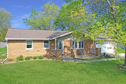 414 Ridgecrest Dr, Washington, IL, 61571-1635 | Card Image