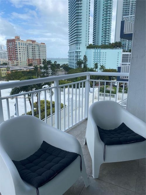 809-275 Ne 18th St, MIAMI, FL, 33132-1117 | Card Image
