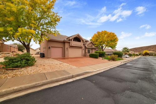 922 E Silver Shadows Dr, Washington, UT, 84780-8287 | Card Image