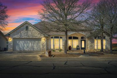 2024 Crown View Dr, Home with 4 bedrooms, 3 bathrooms and 2 parking in Kerrville TX | Image 2