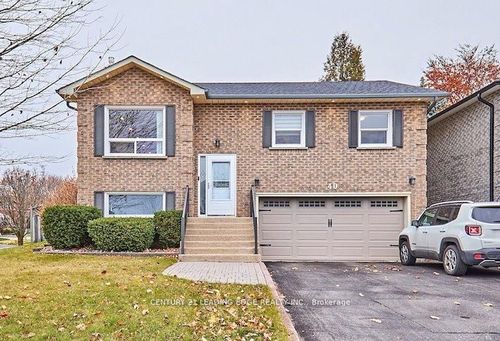 40 Waywell St, Whitby, ON, L1N8N9 | Card Image
