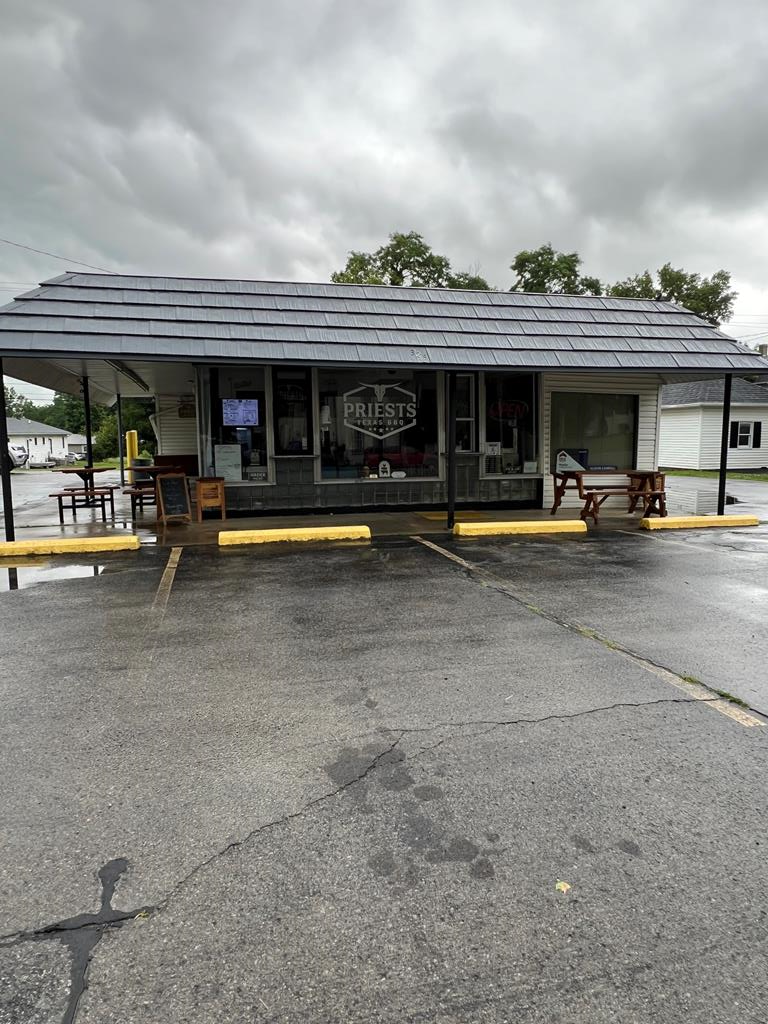 329 N Washington St, Greenfield, OH 45123