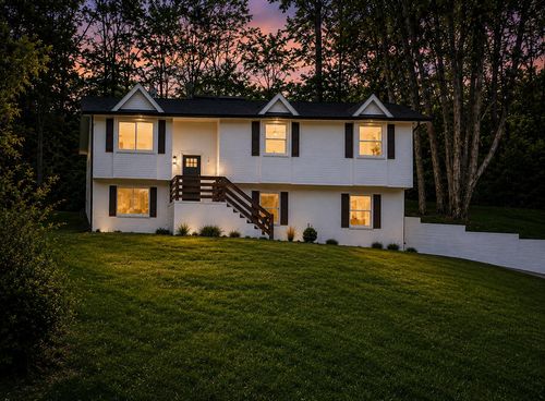 9107 Owen Ln, Soddy Daisy, TN, 37379-8917 | Card Image