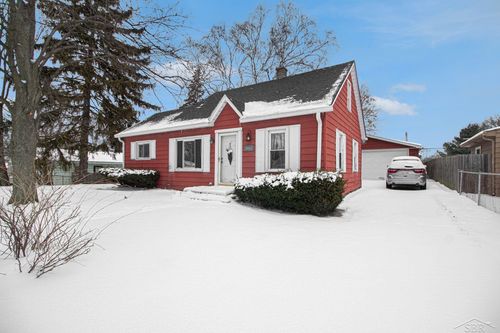 6065 Vivian St, Taylor, MI, 48180-1203 | Card Image