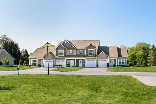 7 Green Spring Ln, Rochester, NY, 14624-3764 | Card Image