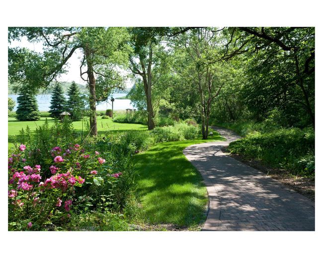 Enjoy the beautiful landscaping along the many paths | Image 115