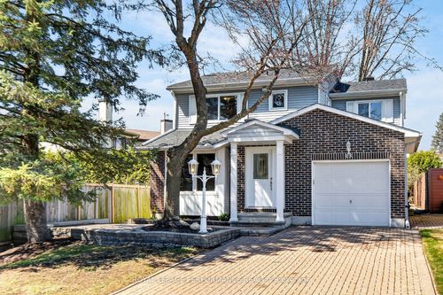 13 Valley Ridge Street, Cityview - Parkwoods Hills - Rideau Shore, ON, K2E7W1 | Card Image