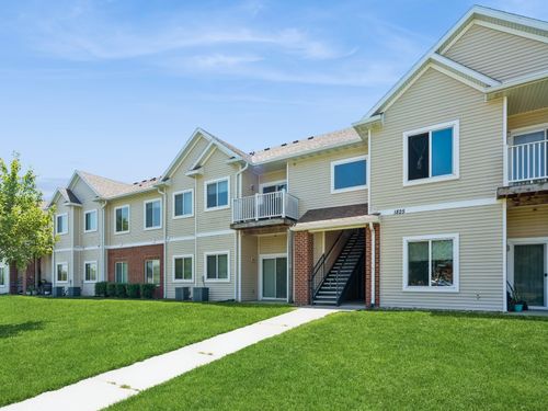 unit-10-1825 Sw White Birch Cir, Ankeny, IA, 50023-7206 | Card Image