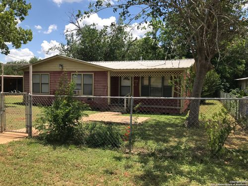 118 S Garcia St, Pearsall, TX, 78061-1610 | Card Image