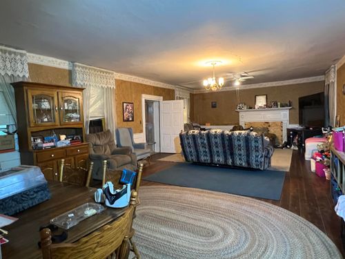 77 Main St, GREENVILLE, VA, 24440-1723 | Card Image