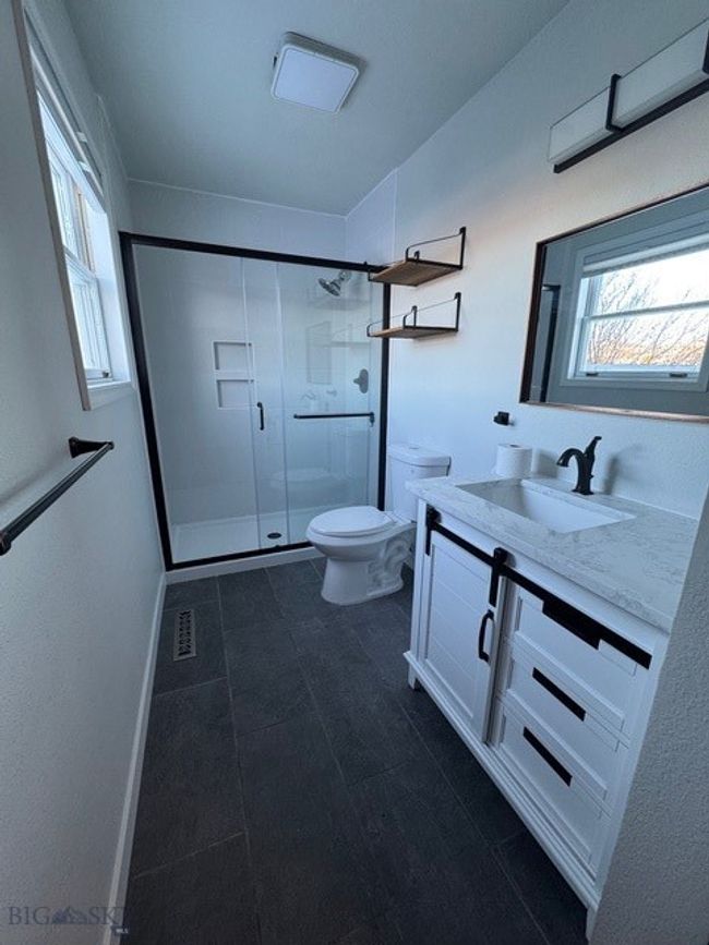 Primary Bedroom Bathroom | Image 29