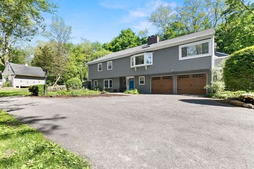 17 Topsfield Rd, Wenham, MA, 01984-1929 | Card Image