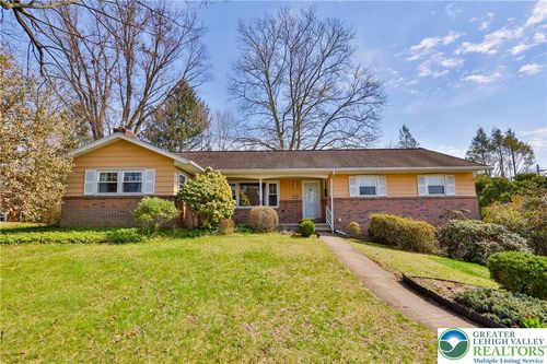 1004 Donald Dr, Emmaus, PA, 18049-1504 | Card Image