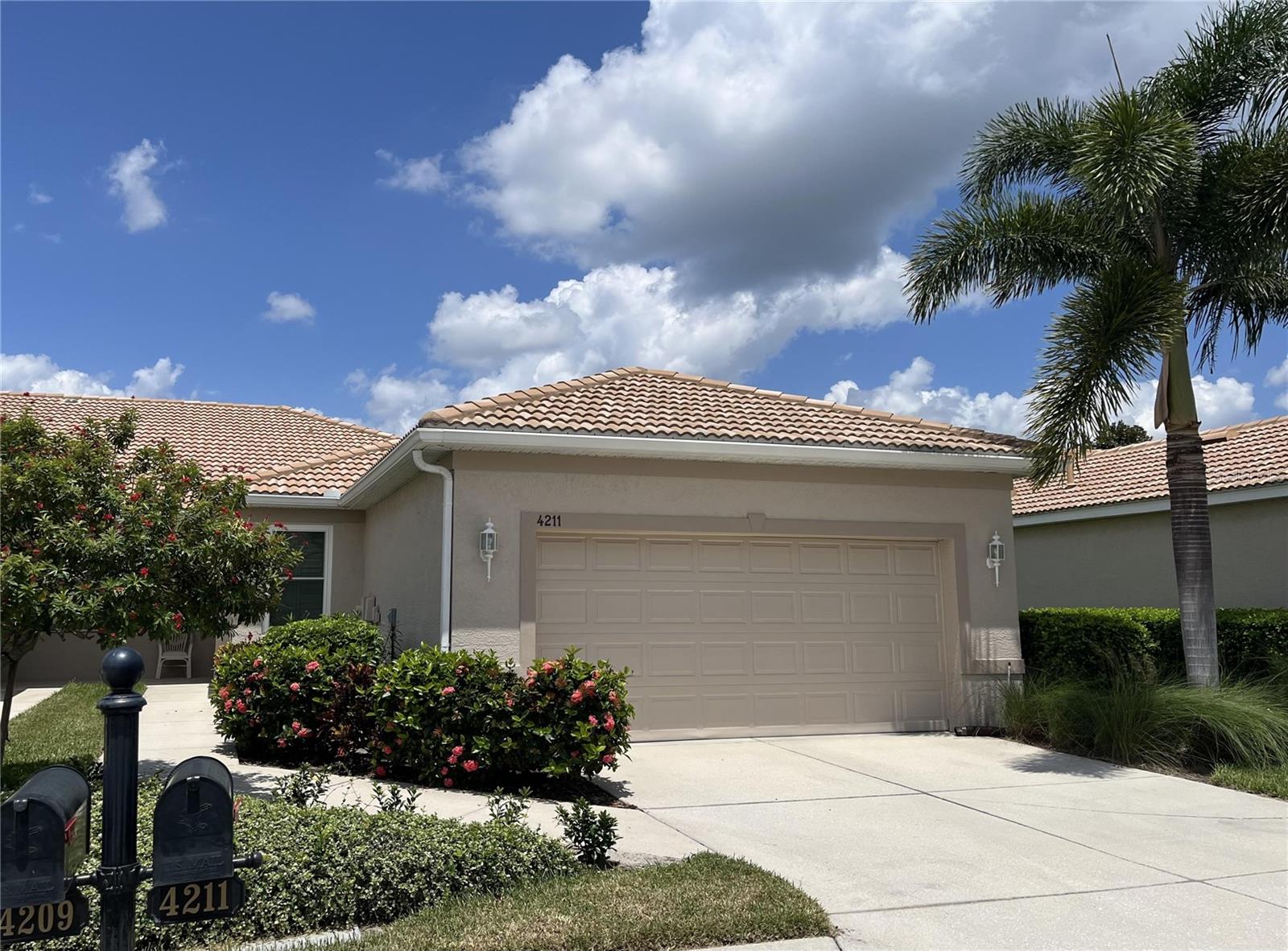Cascade Falls Dr, Sarasota, FL 34243