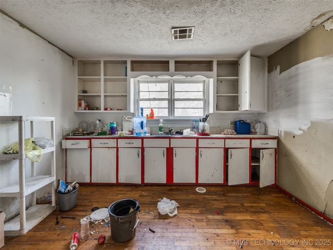 102 N Hayden St, House other with 3 bedrooms, 1 bathrooms and null parking in Chouteau OK | Image 8