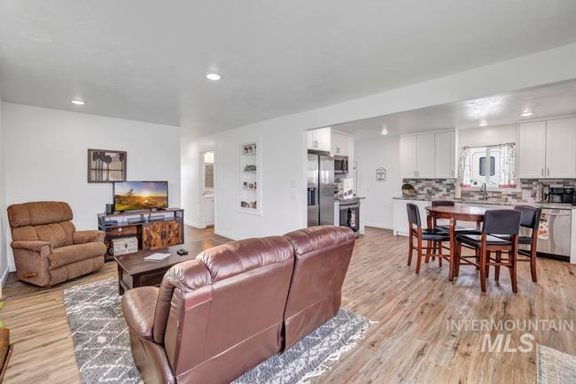 1930 Poplar Ave, House other with 5 bedrooms, 3 bathrooms and null parking in Twin Falls ID | Image 5