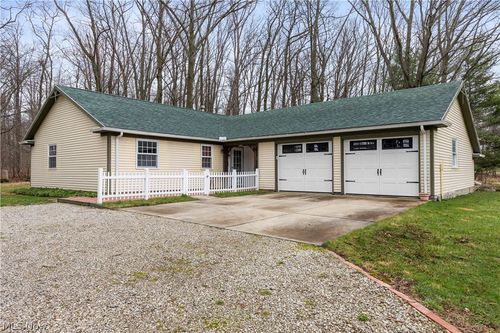 11923 Green Rd, Wakeman, OH, 44889-9551 | Card Image