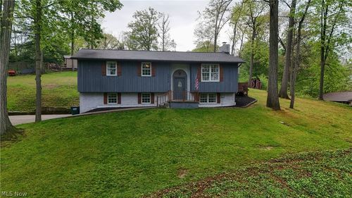 2490 Oak Tree Dr Nw, Dover, OH, 44622-7456 | Card Image