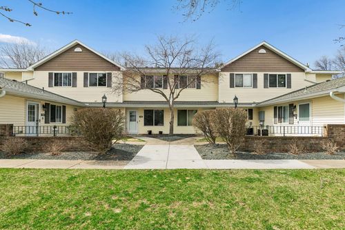 7666 13th St N, Oakdale, MN, 55128-6017 | Card Image