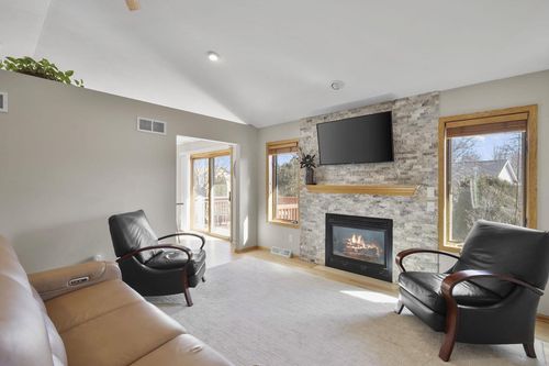 5915 Running Deer Trl, Mcfarland, WI, 53558-9054 | Card Image