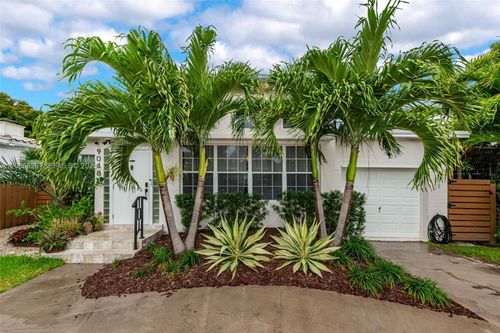 9048 Carlyle Ave, Surfside, FL, 33154-3240 | Card Image