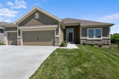8895 N Monroe Avenue, Kansas City, MO, 64156 | Card Image
