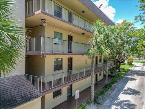227-3101 Nw 47th Ter, Lauderdale Lakes, FL, 33319-6605 | Card Image