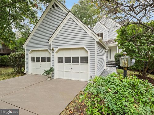 1307 Wedgewood Manor Way, RESTON, VA, 20194-1327 | Card Image
