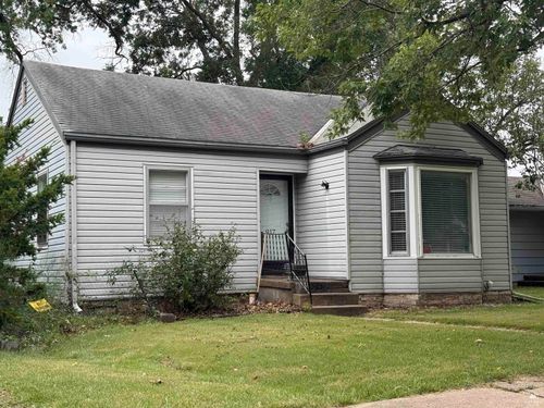 917 Bertrand St, Manhattan, KS, 66502-5123 | Card Image