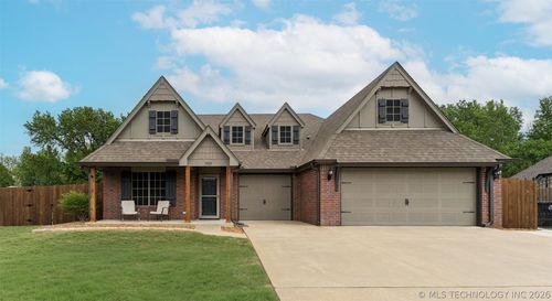 13925 S 91st East Ave, Bixby, OK, 74008-3558 | Card Image
