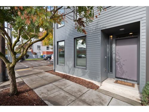 1603 Se Glenwood St, Portland, OR, 97202-5614 | Card Image