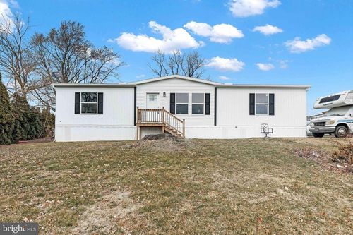 3 Candle Ln, EAST EARL, PA, 17519-9239 | Card Image