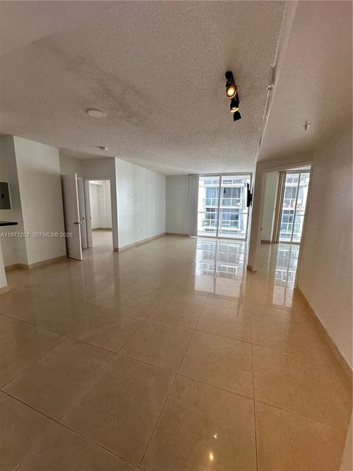 apt-1015-5085 Nw 7th St, Miami, FL, 33126-3456 | Card Image