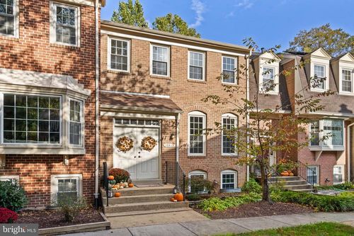 10415 Carriagepark Ct, FAIRFAX, VA, 22032-2365 | Card Image